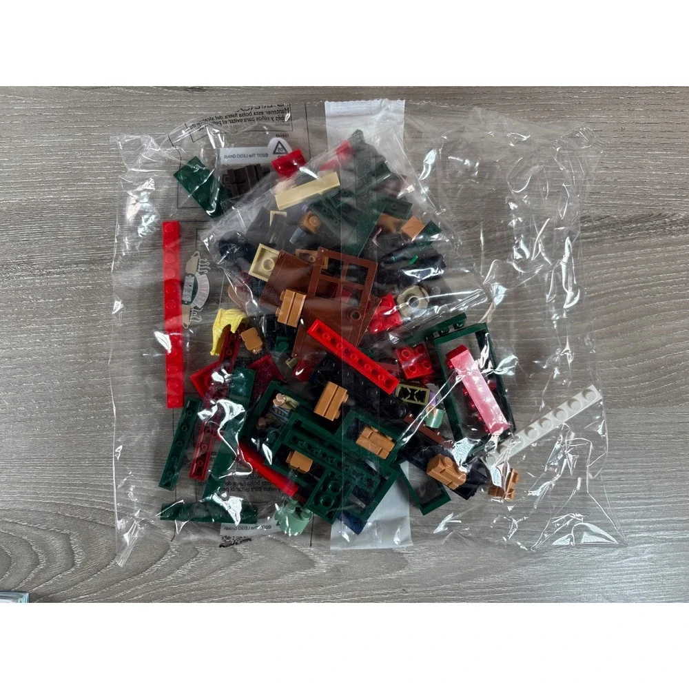 LEGO Ideas Friends Central Perk 21319 Bag 5 Ross and Phoebe Buffay Minifigure - Picture 2 of 5